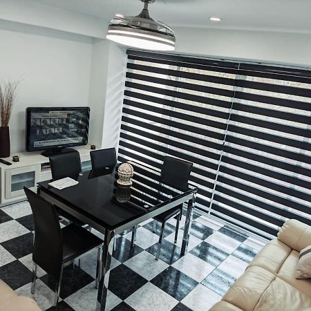 Vivienda Turistica Salazar Apartment Гранада Екстериор снимка