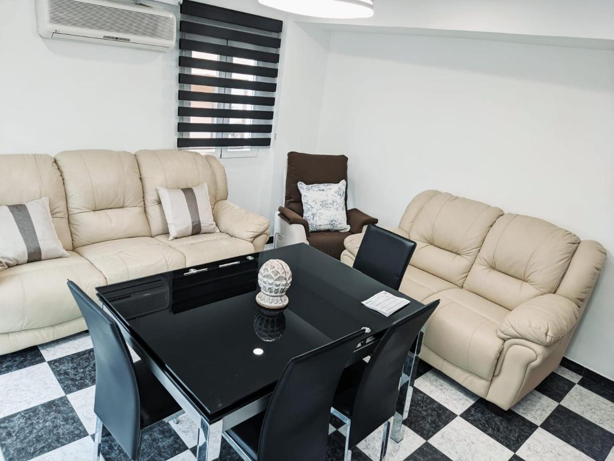 Vivienda Turistica Salazar Apartment Гранада Екстериор снимка